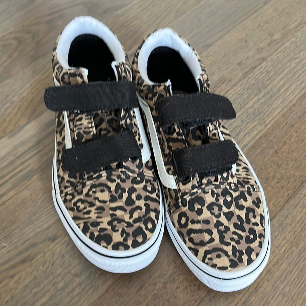 Cheetah Velcro vans “animals are friends”